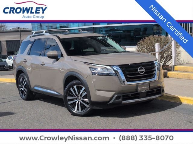 2023 Nissan Pathfinder Platinum 4WD photo