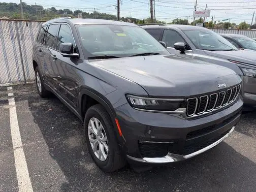 2023 Jeep Grand Cherokee L Limited 4WD photo