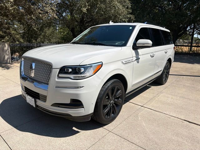 2023 Lincoln Navigator Reserve 4WD photo