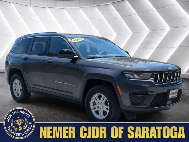 2023 Jeep Grand Cherokee Laredo 4WD photo
