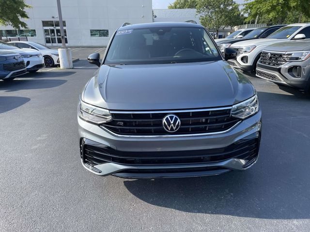 2023 Volkswagen Tiguan SE R-Line Black FWD photo