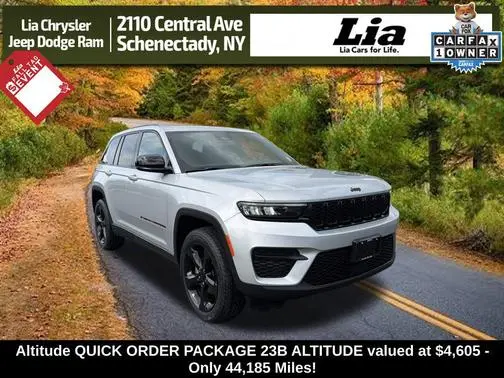 2023 Jeep Grand Cherokee Altitude 4WD photo