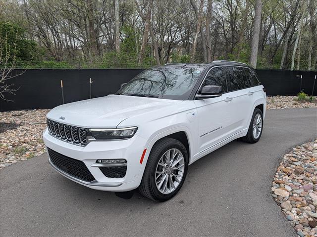 2023 Jeep Grand Cherokee Summit 4WD photo