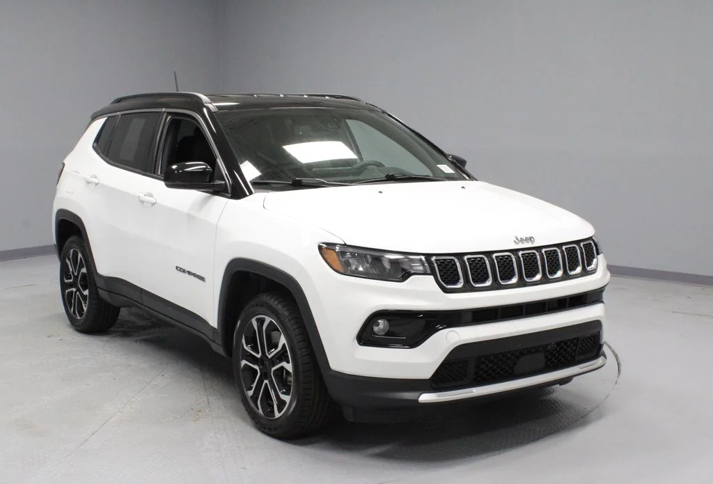 2023 Jeep Compass Limited 4WD photo