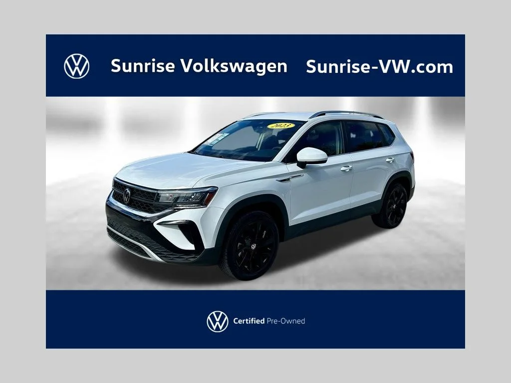 2023 Volkswagen Taos SE FWD photo