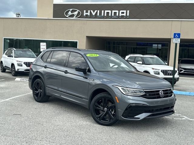 2023 Volkswagen Tiguan SE R-Line Black FWD photo