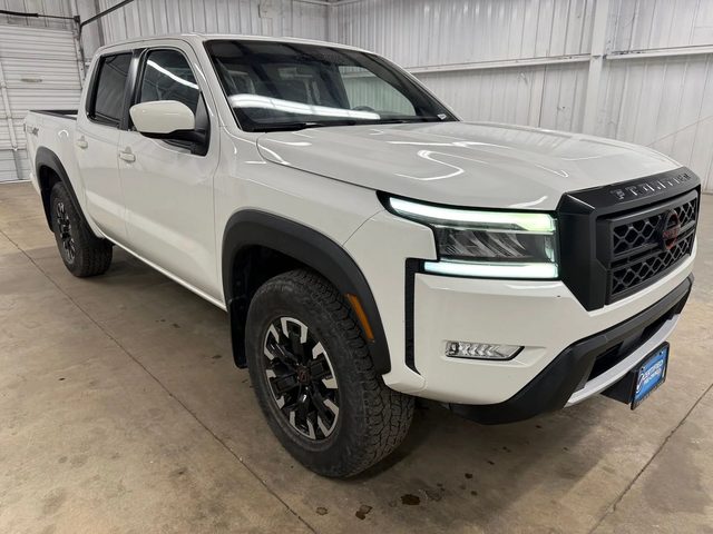 2023 Nissan Frontier PRO-4X 4WD photo