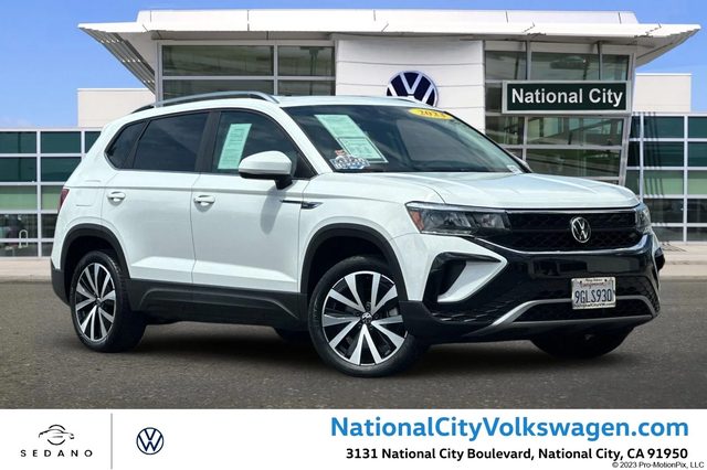2023 Volkswagen Taos SE FWD photo