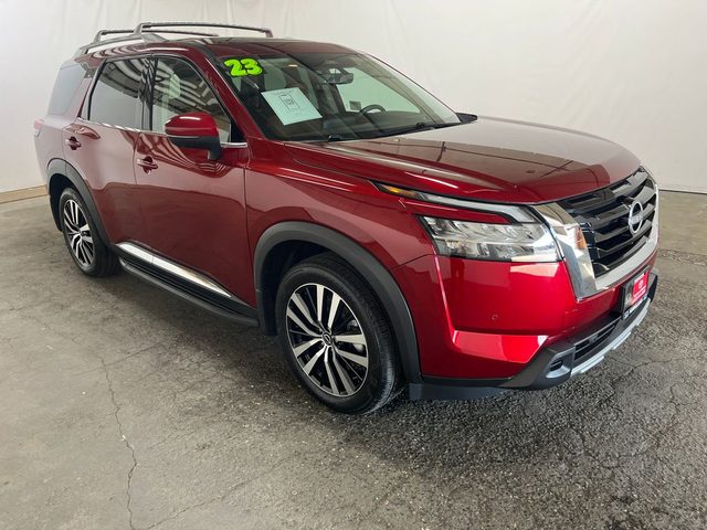 2023 Nissan Pathfinder Platinum 4WD photo