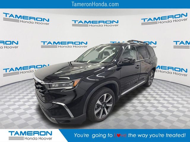2023 Honda Pilot Touring FWD photo