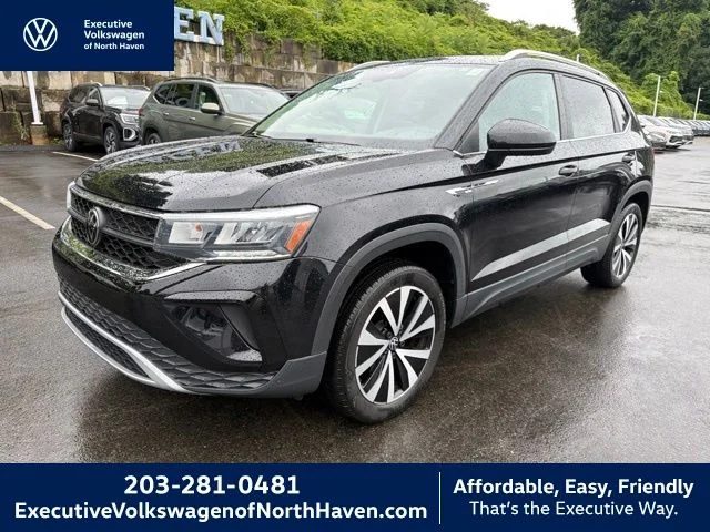 2023 Volkswagen Taos SE AWD photo