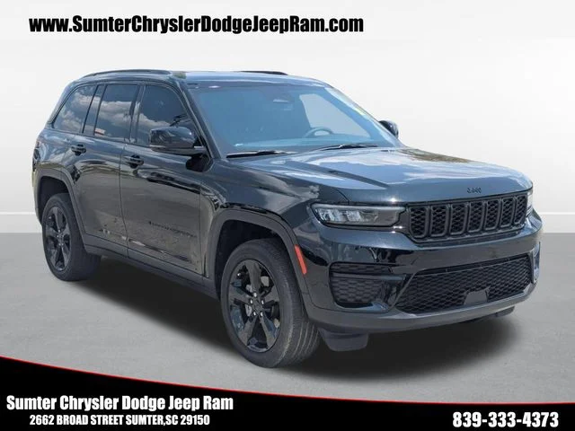 2023 Jeep Grand Cherokee Altitude RWD photo