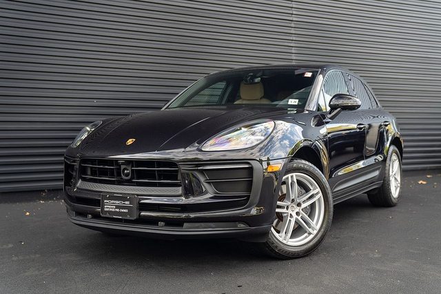 2023 Porsche Macan T AWD photo