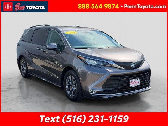 2023 Toyota Sienna XLE AWD photo