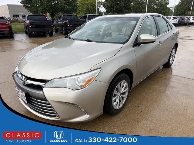 2015 Toyota Camry LE FWD photo