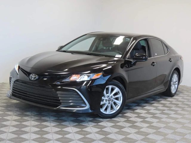 2023 Toyota Camry LE FWD photo