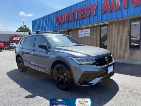 2023 Volkswagen Tiguan SE R-Line Black AWD photo