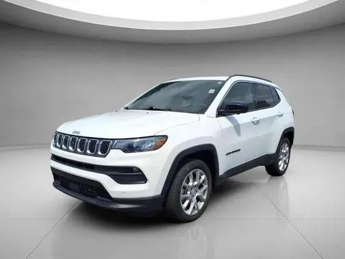 2023 Jeep Compass Latitude Lux 4WD photo