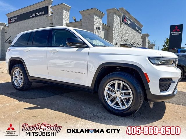 2023 Jeep Grand Cherokee Laredo 4WD photo