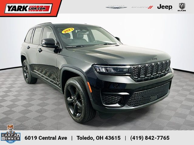 2023 Jeep Grand Cherokee Altitude 4WD photo
