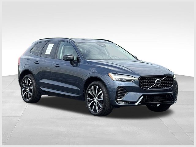 2023 Volvo XC60 Plus Dark Theme AWD photo