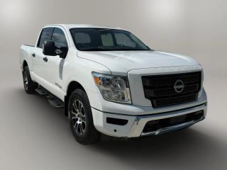 2023 Nissan Titan SV 4WD photo