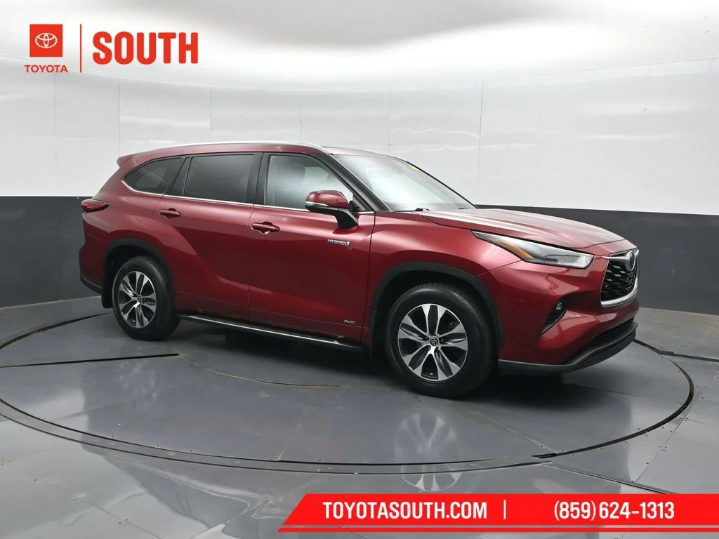 2021 Toyota Highlander Hybrid XLE AWD photo
