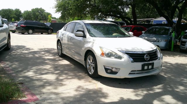 2015 Nissan Altima 2.5 SL FWD photo