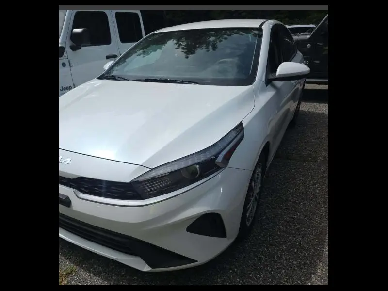 2023 Kia Forte LXS FWD photo