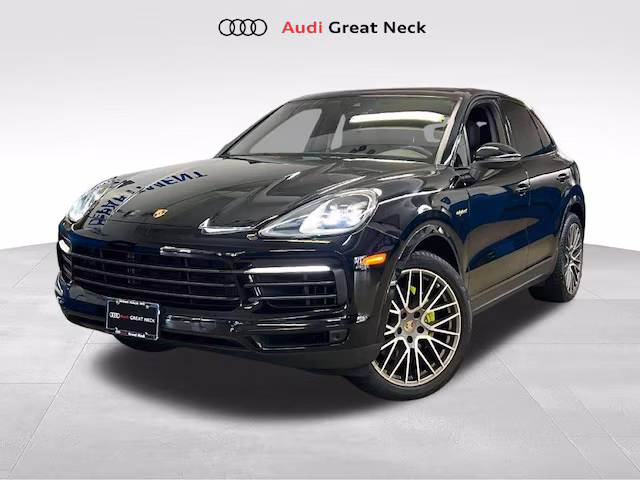2023 Porsche Cayenne Platinum Edition E-Hybrid AWD photo