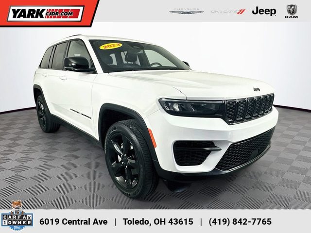 2023 Jeep Grand Cherokee Altitude 4WD photo