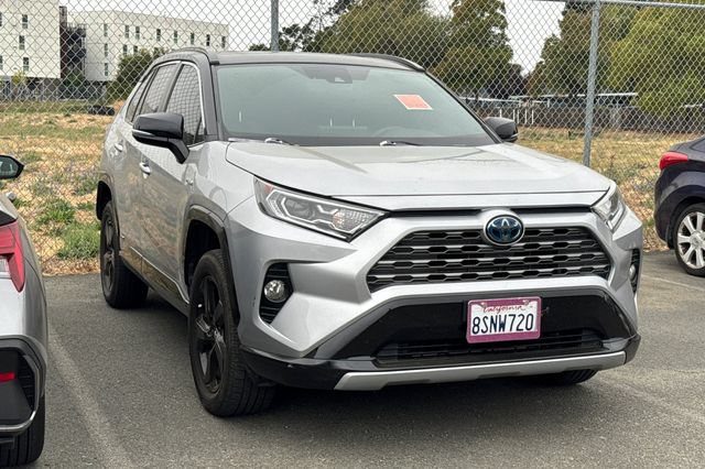 2020 Toyota RAV4 Hybrid XSE AWD photo
