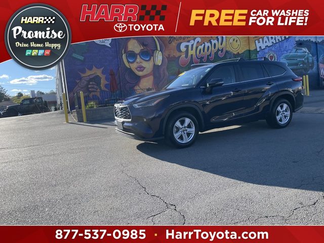 2023 Toyota Highlander LE FWD photo