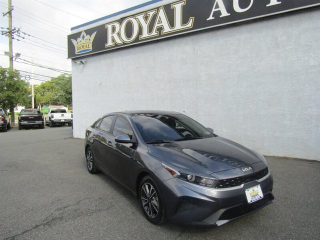 2023 Kia Forte LXS FWD photo