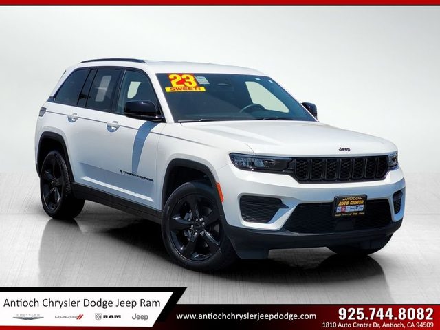 2023 Jeep Grand Cherokee Altitude 4WD photo