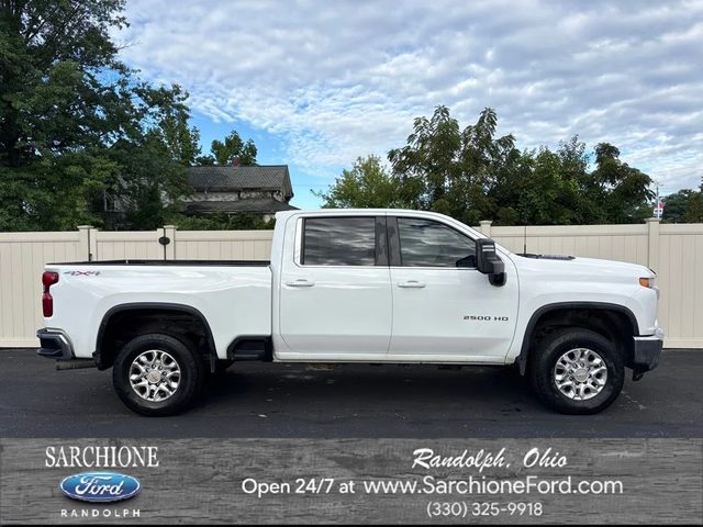 2021 Chevrolet Silverado 2500HD LT 4WD photo