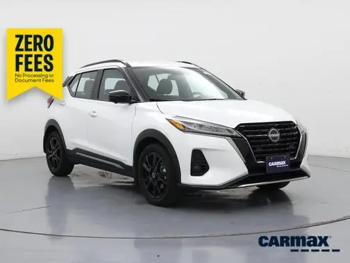 2023 Nissan Kicks SR FWD photo