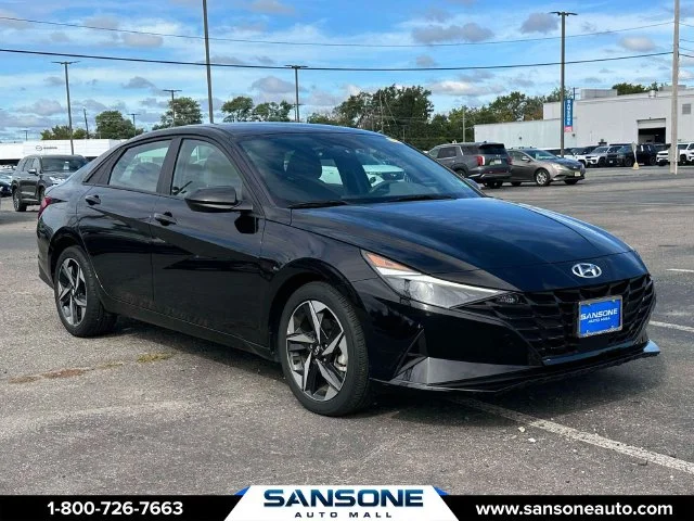 2023 Hyundai Elantra SEL FWD photo