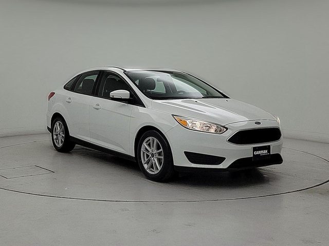 2017 Ford Focus SE FWD photo