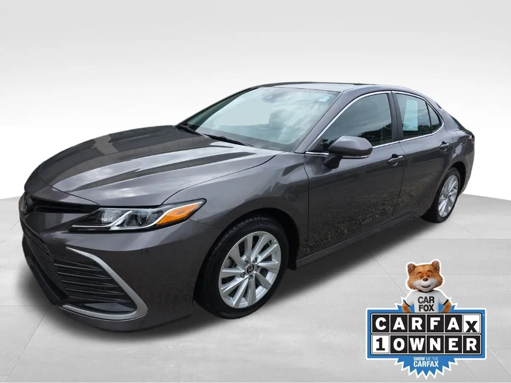 2023 Toyota Camry LE FWD photo