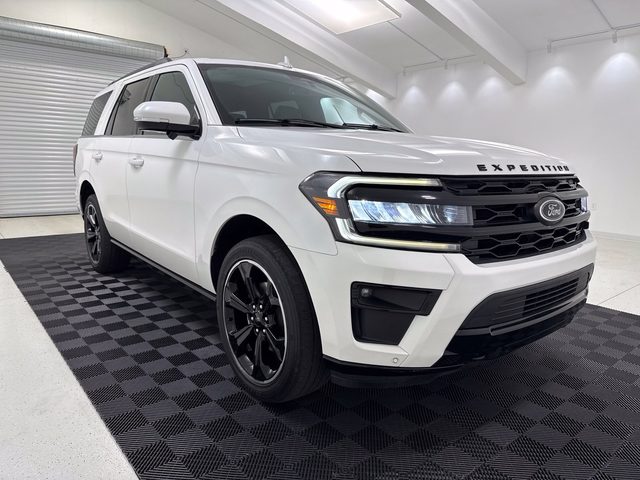 2023 Ford Expedition Limited 4WD photo