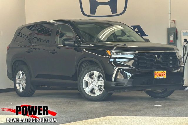 2023 Honda Pilot LX AWD photo