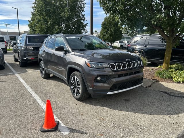 2023 Jeep Compass Limited 4WD photo