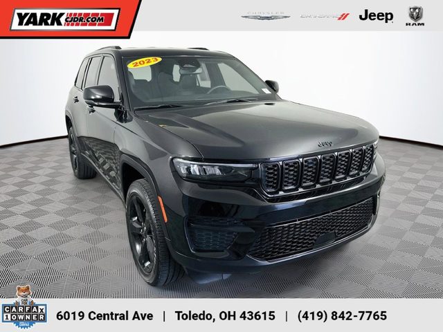 2023 Jeep Grand Cherokee Altitude 4WD photo
