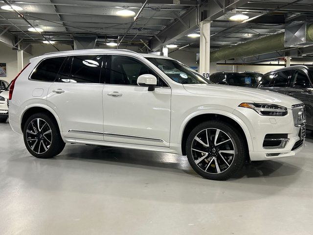 2023 Volvo XC90 Plus AWD photo