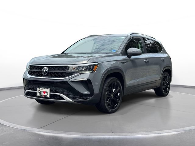 2023 Volkswagen Taos SE AWD photo