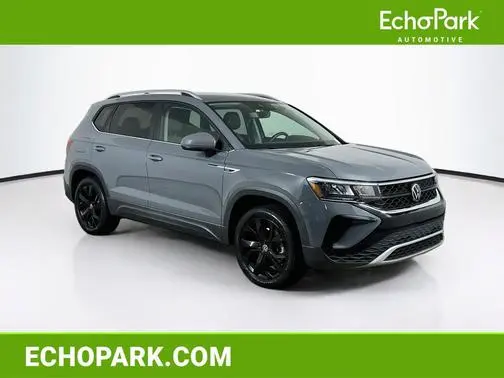 2023 Volkswagen Taos SE FWD photo