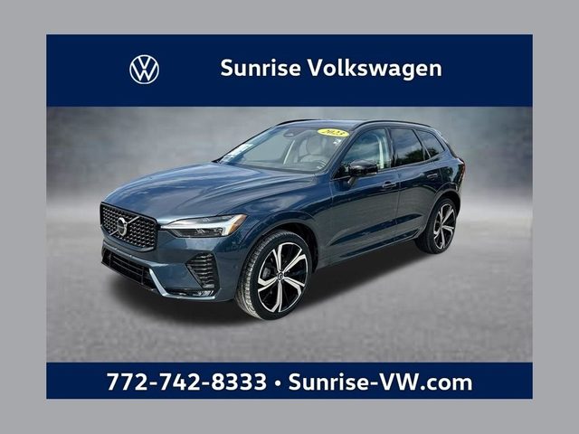 2023 Volvo XC60 Ultimate Dark Theme AWD photo
