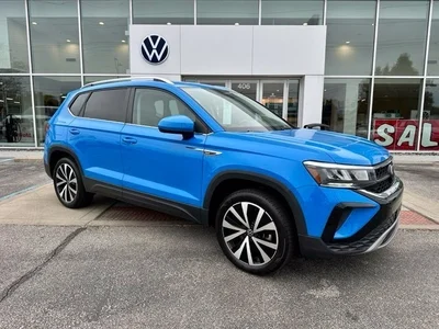 2023 Volkswagen Taos SE FWD photo