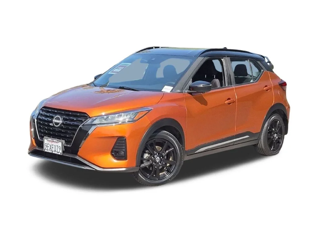 2023 Nissan Kicks SR FWD photo